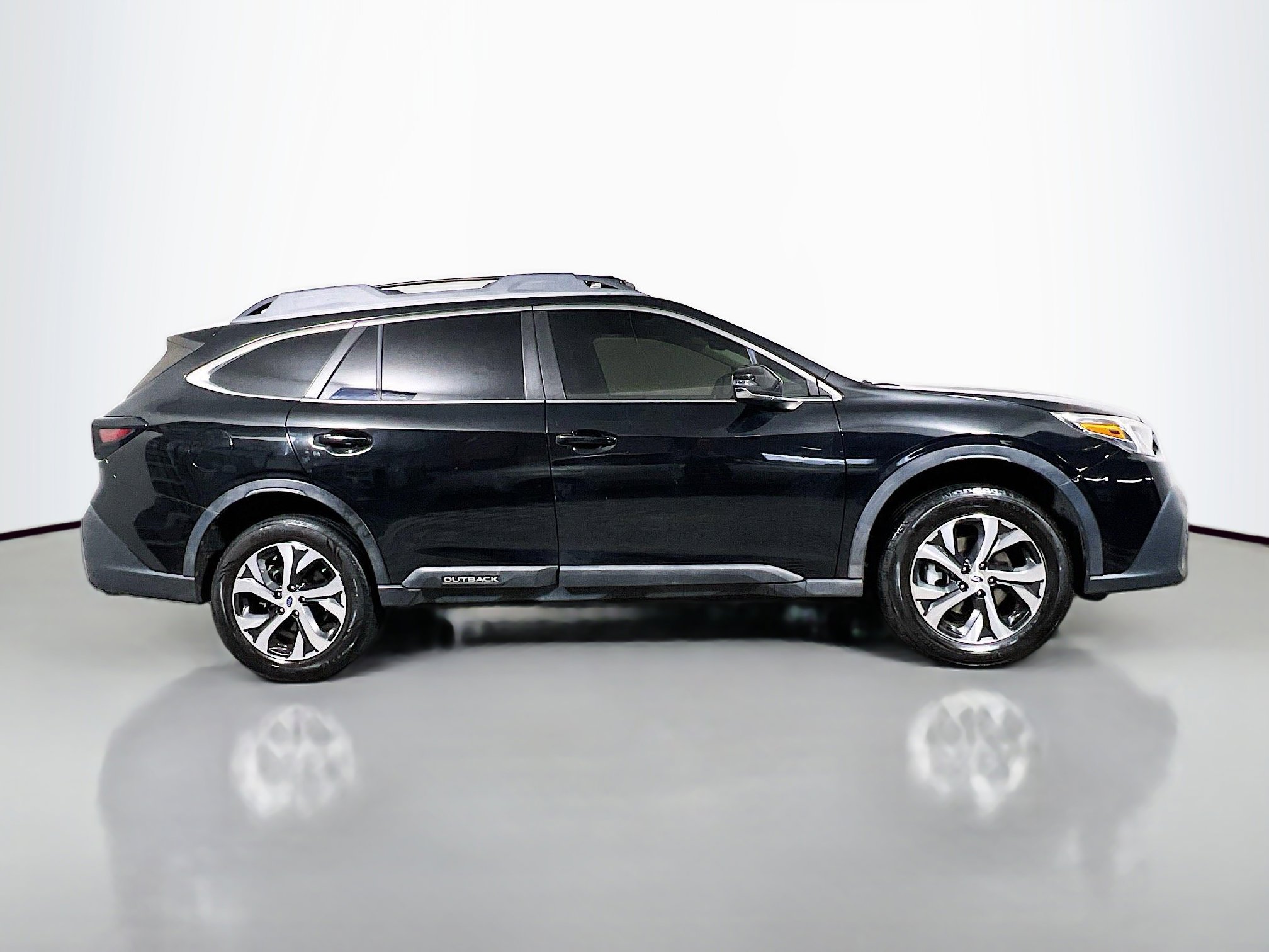 Used 2021 Subaru Outback Limited image 3