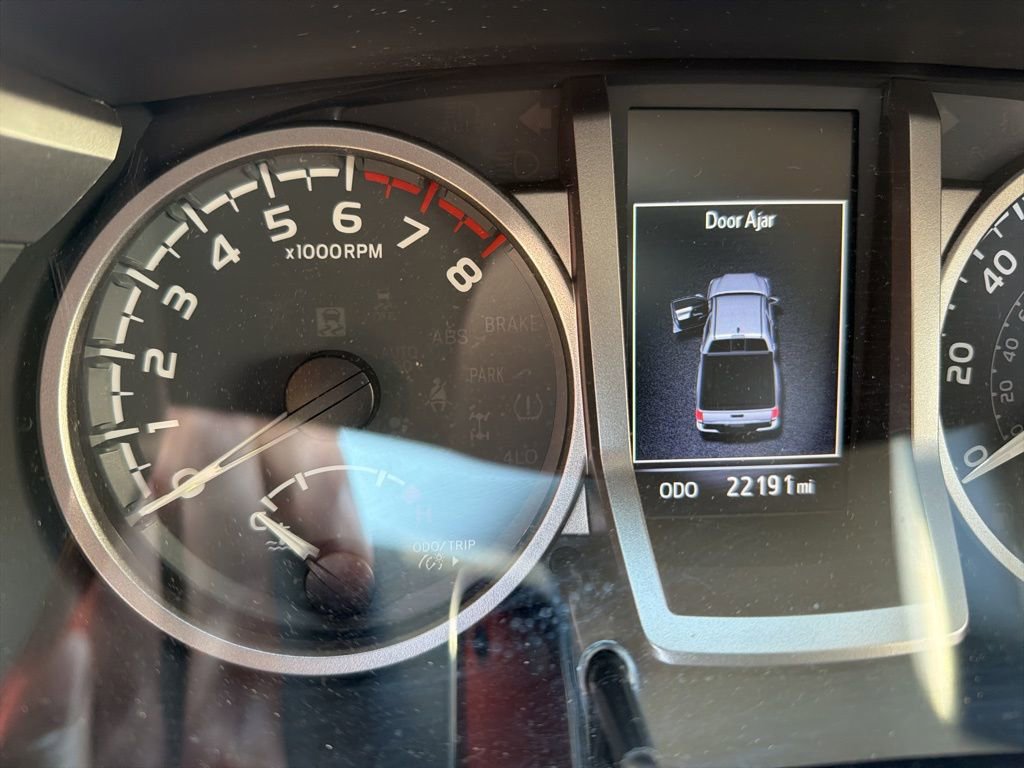 Used 2022 Toyota Tacoma SR5 RWD image 8