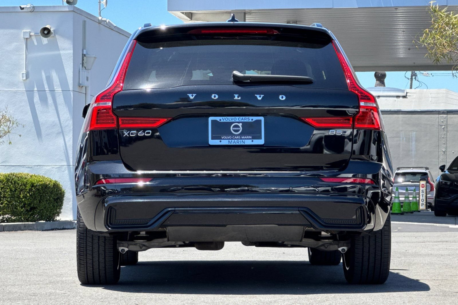 Used 2023 Volvo XC60 B5 Plus w/ Climate Package AWD/4WD image 7