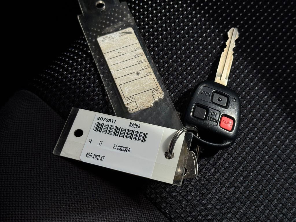 Used 2014 Toyota FJ Cruiser 4WD w/ Convenience Package image 35