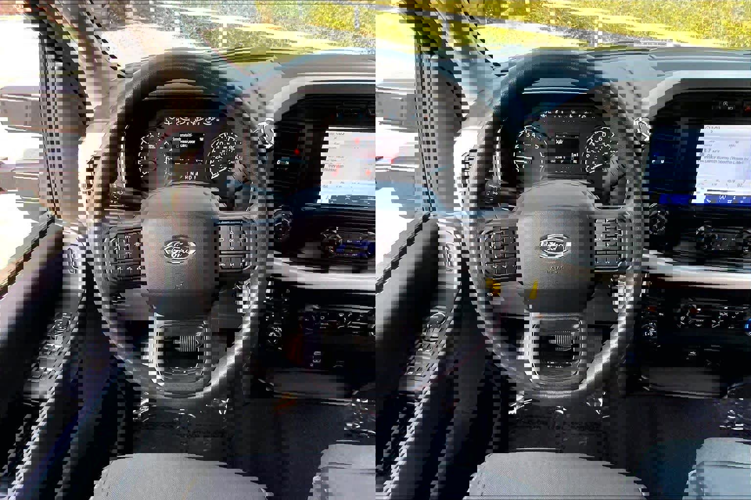 Used 2023 Ford F150 XLT w/ Trailer Tow Package image 6