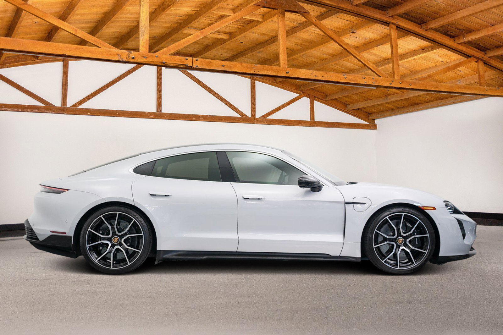 Used 2022 Porsche Taycan Turbo S image 6