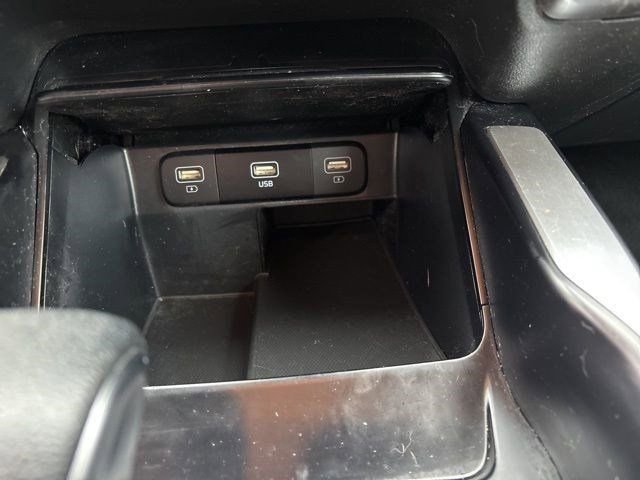 Used 2023 Kia Sorento LX image 25