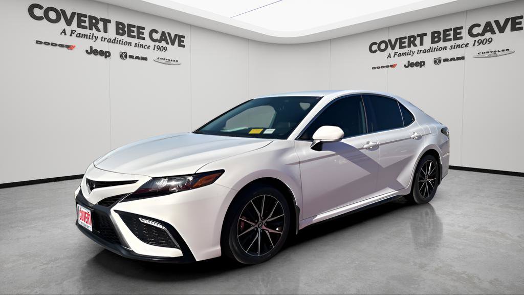 Used 2023 Toyota Camry SE w/ Convenience Package image 3
