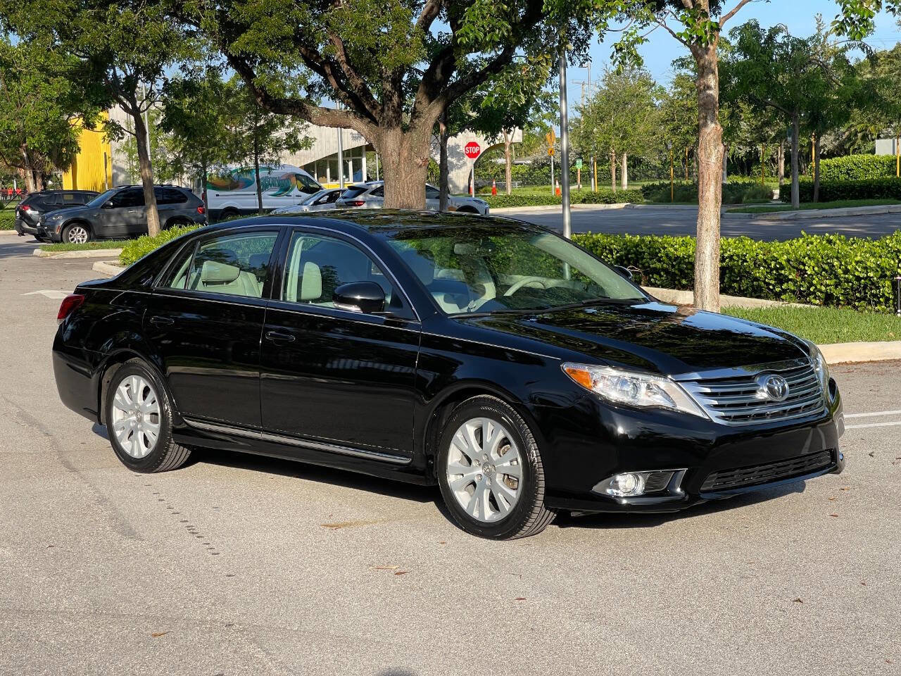 Used 2011 Toyota Avalon image 3