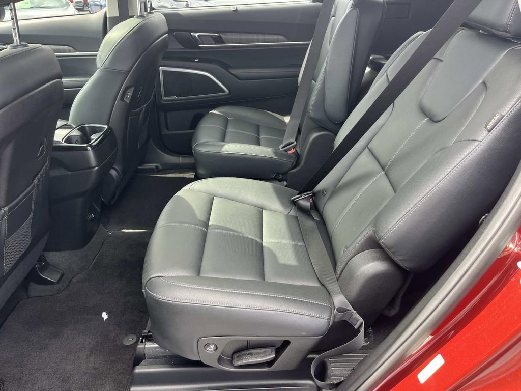 Used 2023 Kia Telluride EX w/ EX Captain's Chair Package image 12