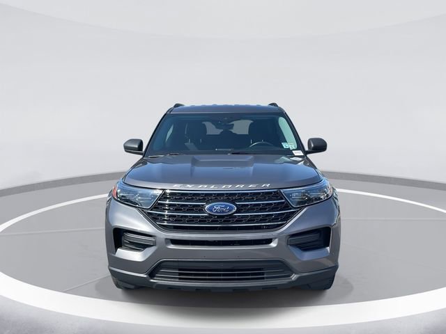 Used 2023 Ford Explorer XLT image 2