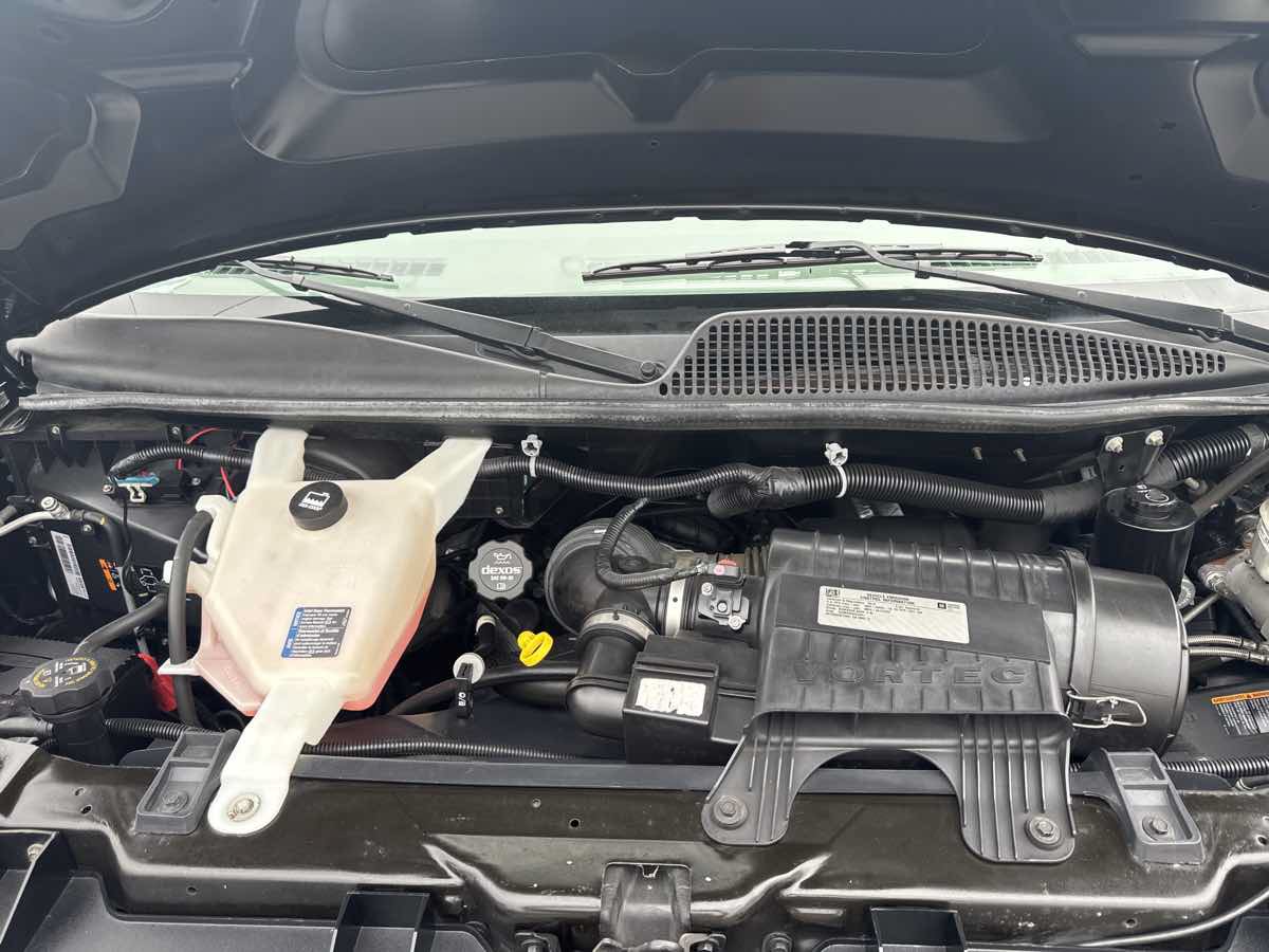 Used 2016 Chevrolet Express 2500 RWD image 9