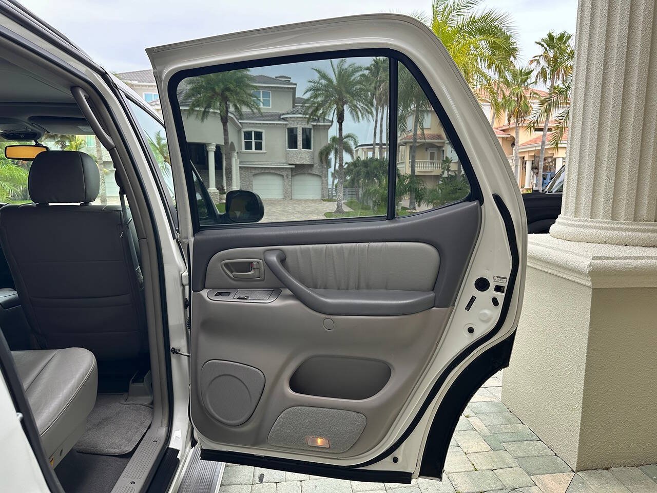 Used 2007 Toyota Sequoia Limited RWD image 78