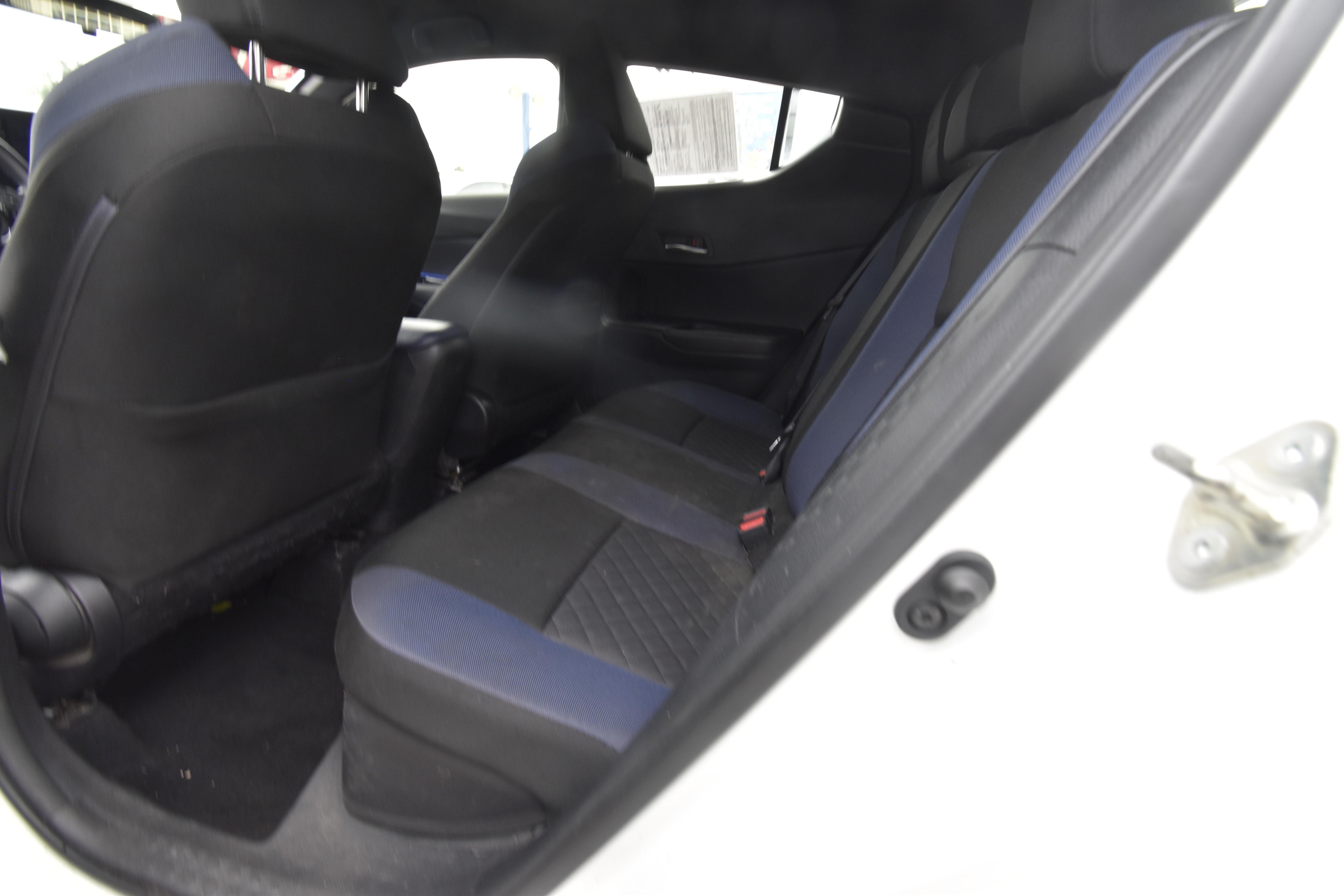 Used 2021 Toyota C-HR XLE FWD image 10
