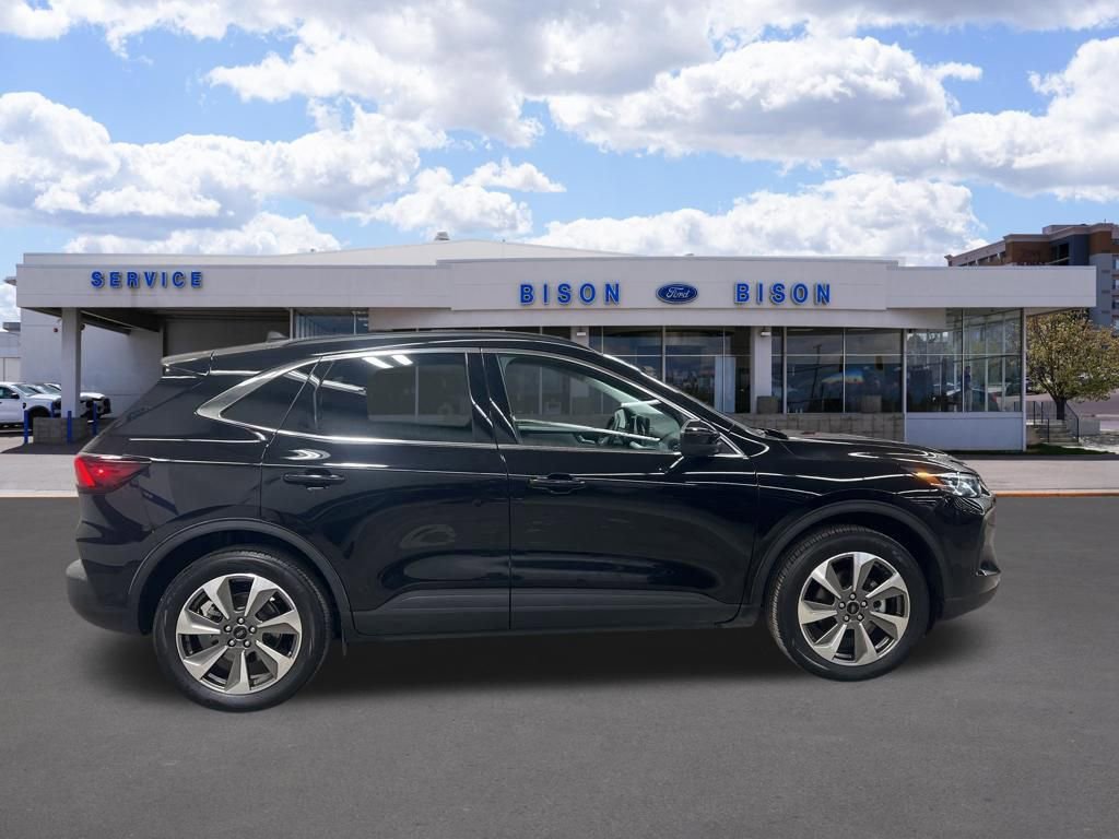 Used 2025 Ford Escape Platinum image 2