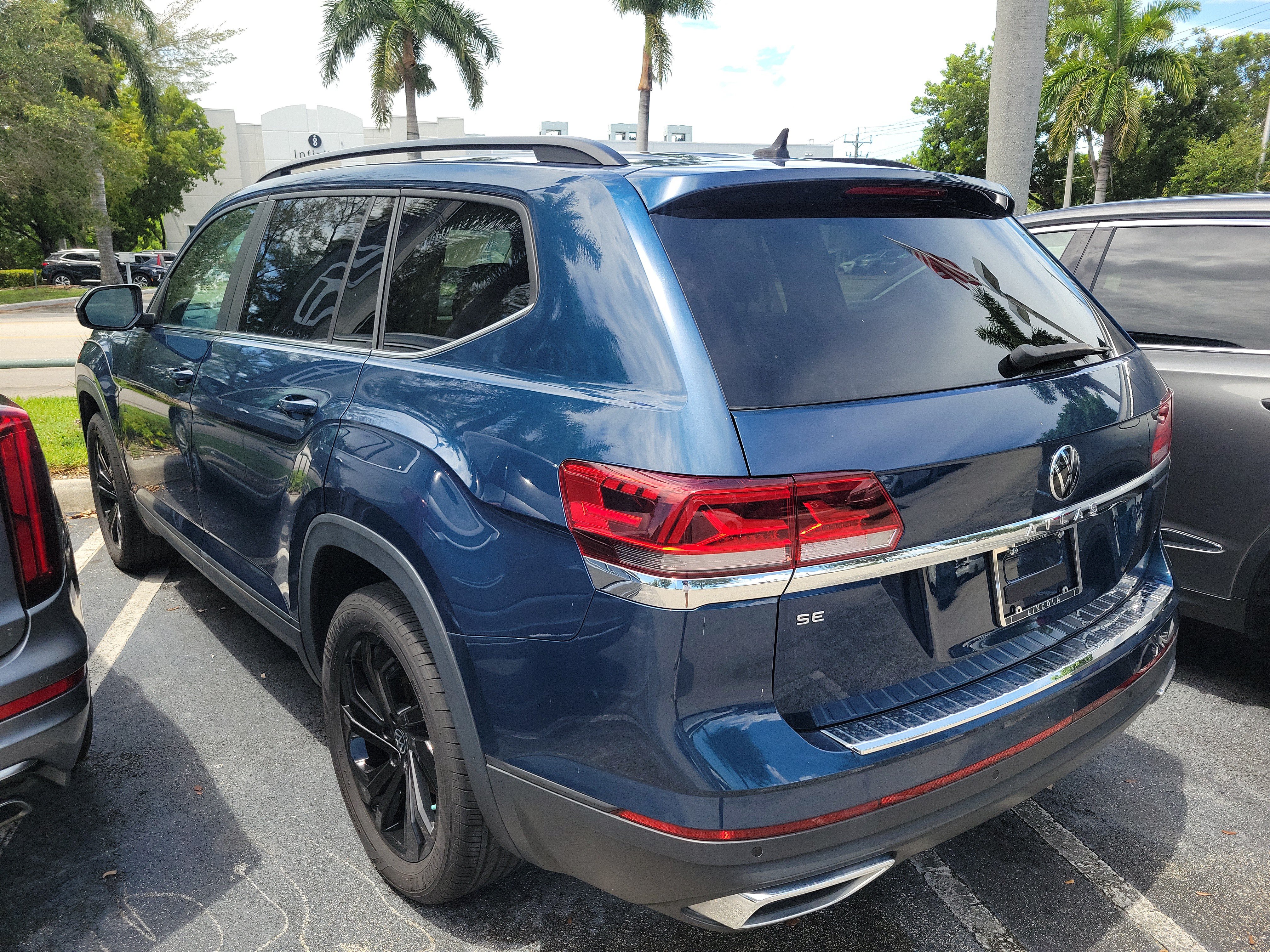 Used 2022 Volkswagen Atlas SE FWD image 4