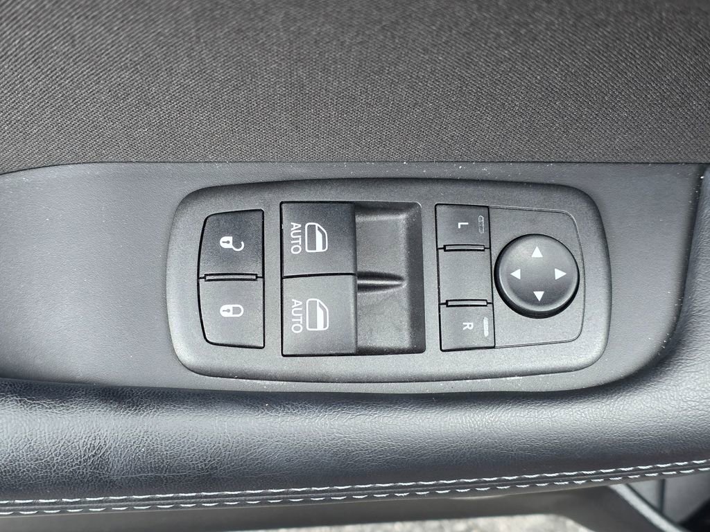 Used 2022 Dodge Challenger R/T Scat Pack w/ Shaker Package image 12