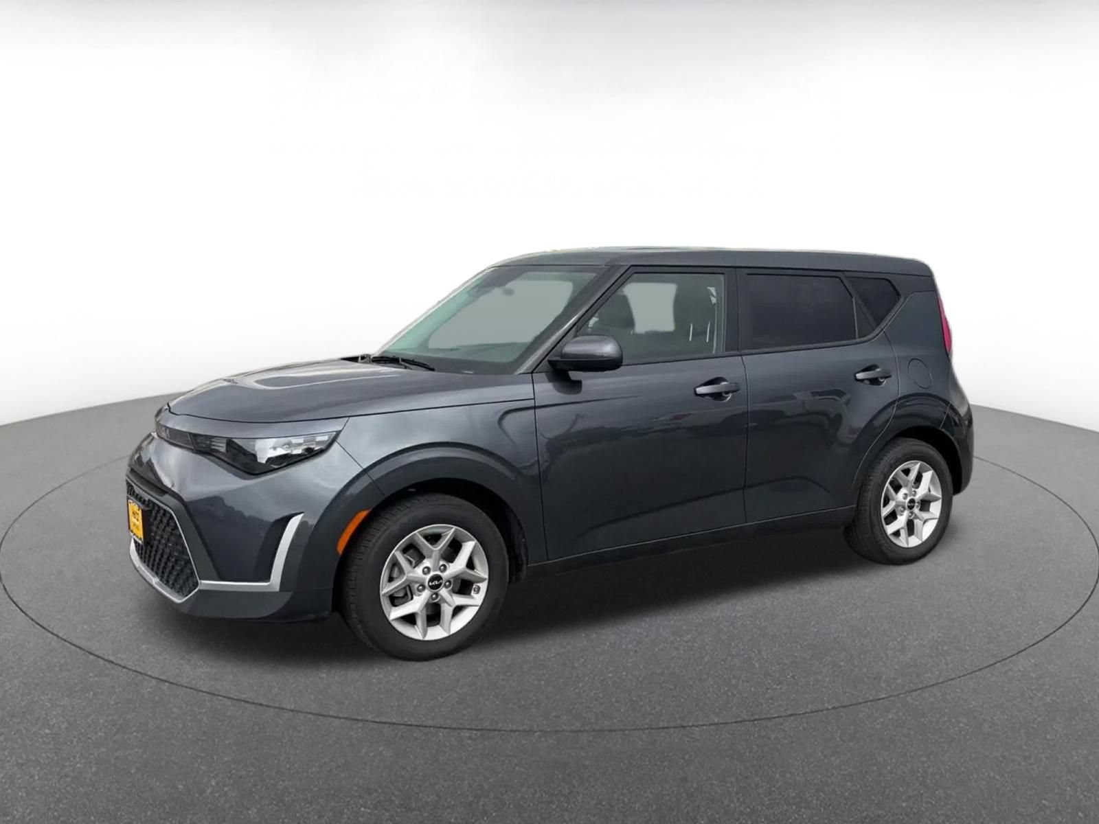 Used 2025 Kia Soul LX w/ LX Technology Package FWD image 7