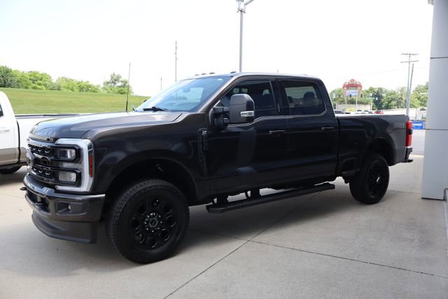 Certified 2024 Ford F250 XLT w/ Black Appearance Package AWD/4WD image 5