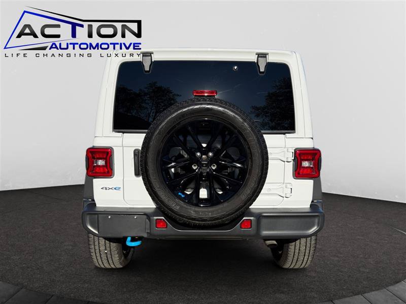 Used 2023 Jeep Wrangler Unlimited Sahara w/ Cold Weather Group AWD/4WD image 7