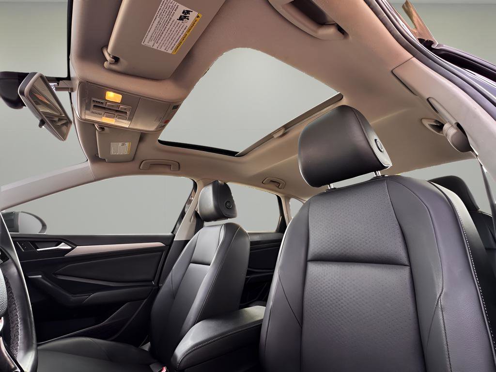 Used 2020 Volkswagen Jetta SE w/ SE Cold Weather Package image 8