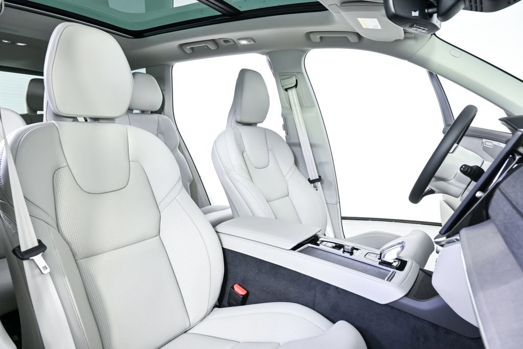 New 2026 Volvo XC90 B6 Ultra w/ Protection Package image 23