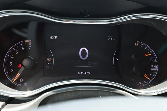 Used 2019 Jeep Grand Cherokee Altitude RWD image 12