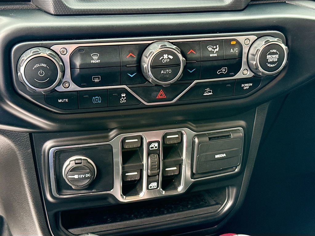 Used 2022 Jeep Wrangler Unlimited Sahara image 17