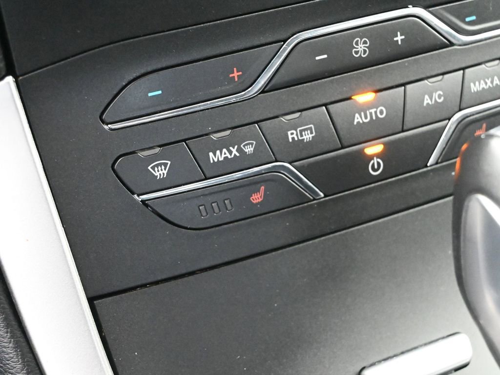 Used 2017 Ford Edge SEL w/ Equipment Group 201A image 24