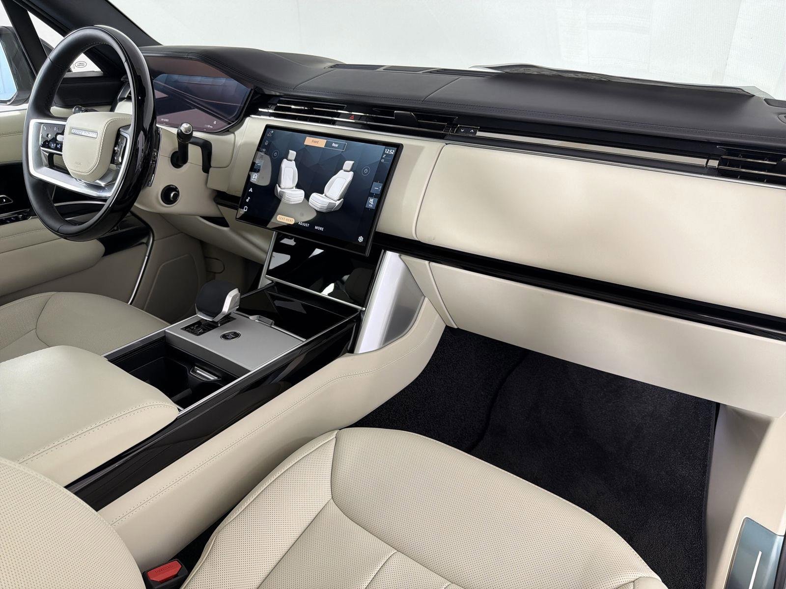 New 2025 Land Rover Range Rover SE image 34