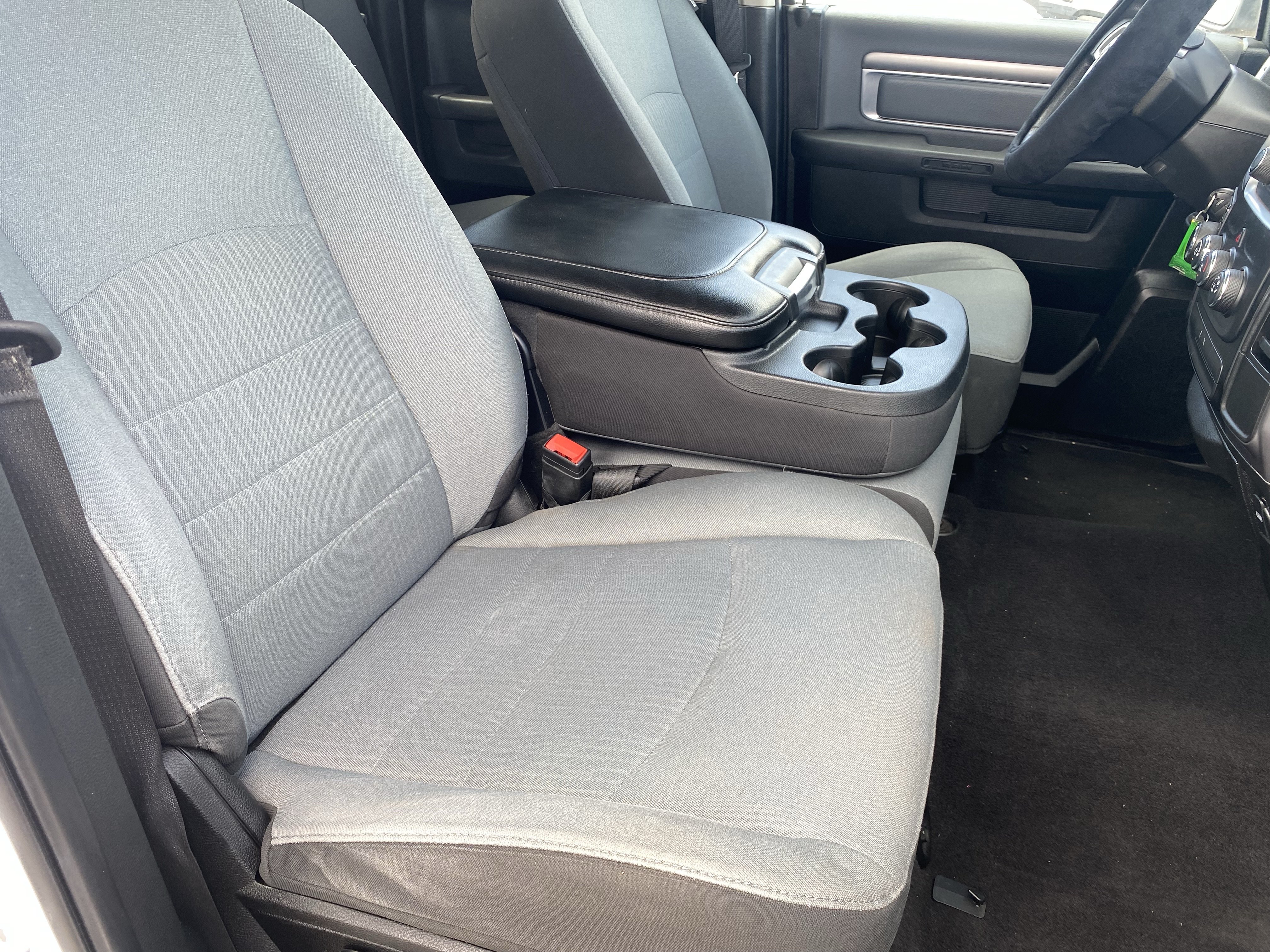Used 2022 RAM 1500 Classic SLT RWD image 10