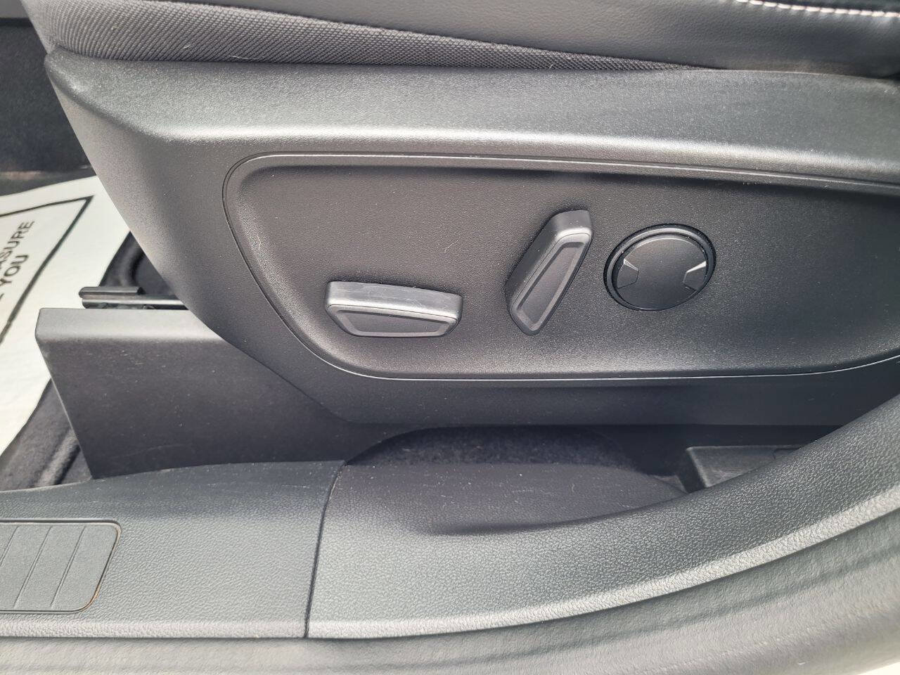 Used 2023 Ford Escape Platinum image 18