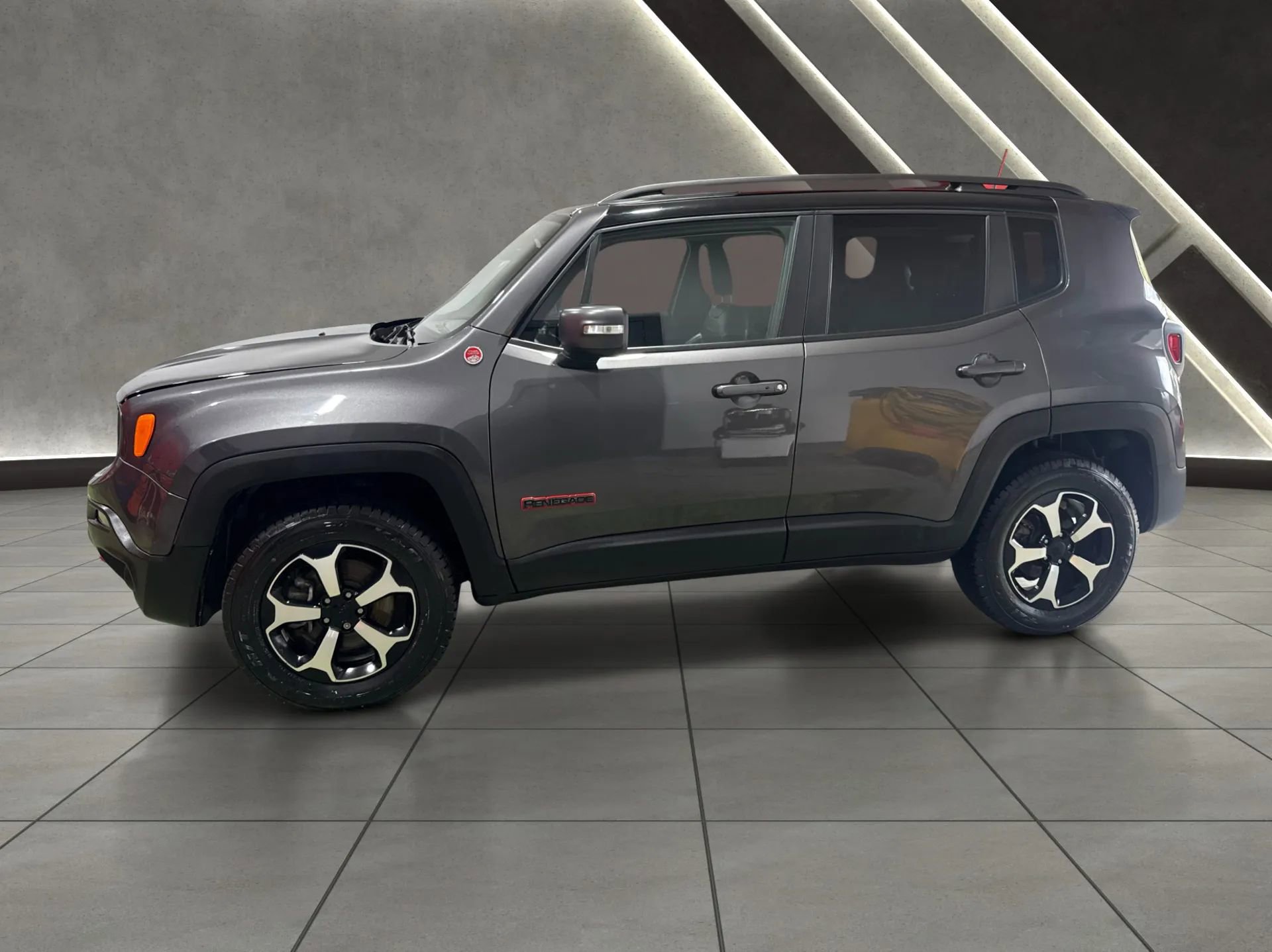 Used 2020 Jeep Renegade Trailhawk w/ Premium Leather Group AWD/4WD image 2