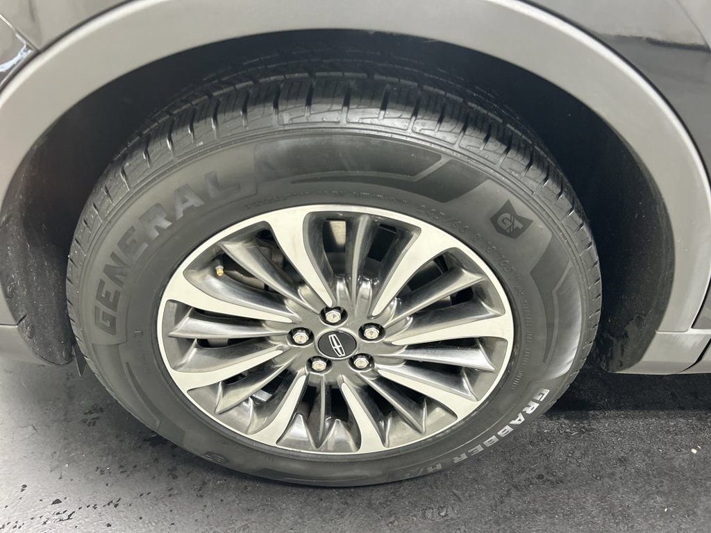 Used 2023 Lincoln Nautilus AWD w/ Premium Package image 8