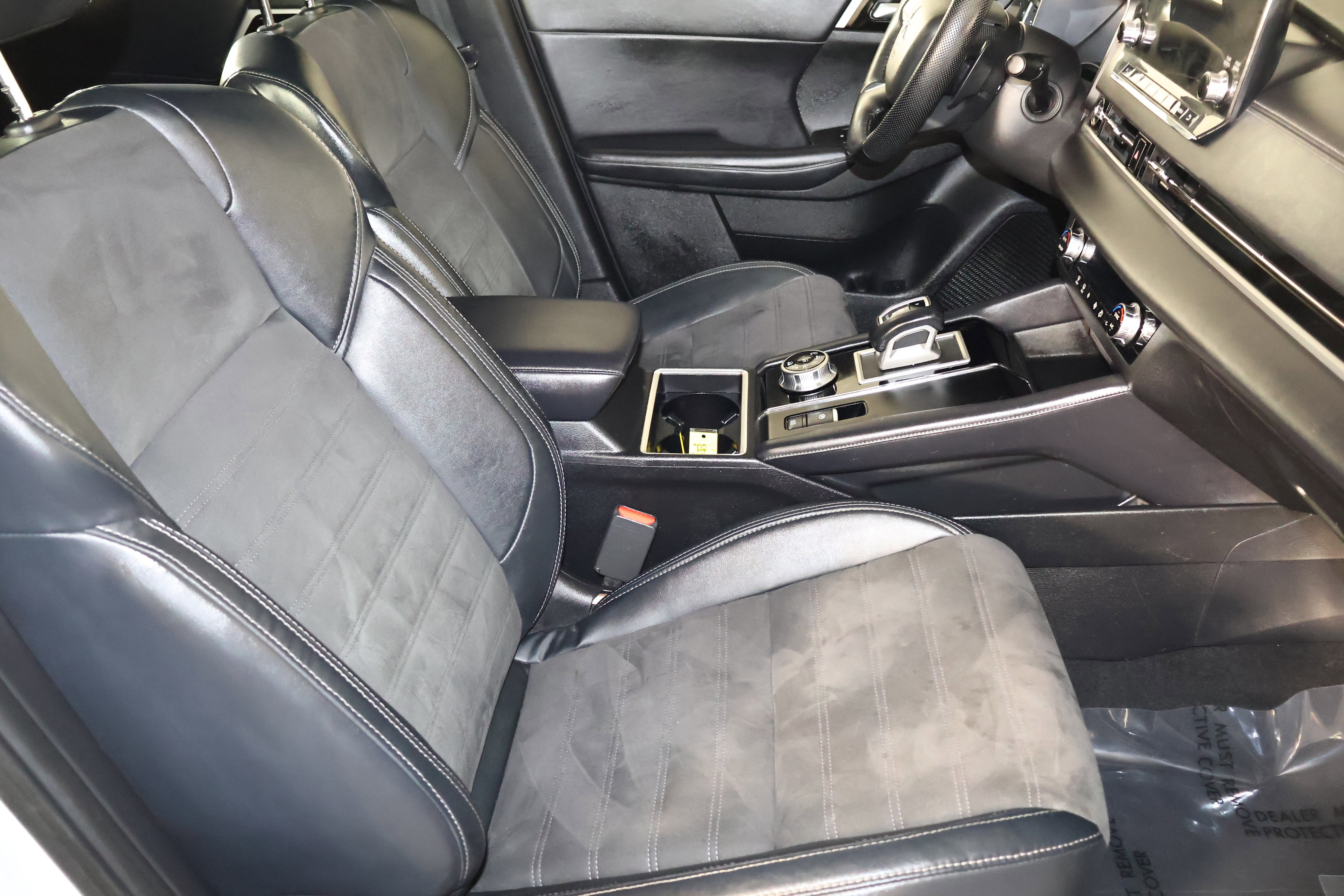 Used 2023 Mitsubishi Outlander SE AWD/4WD image 40