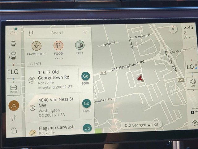 Used 2025 Land Rover Range Rover SE AWD/4WD image 17
