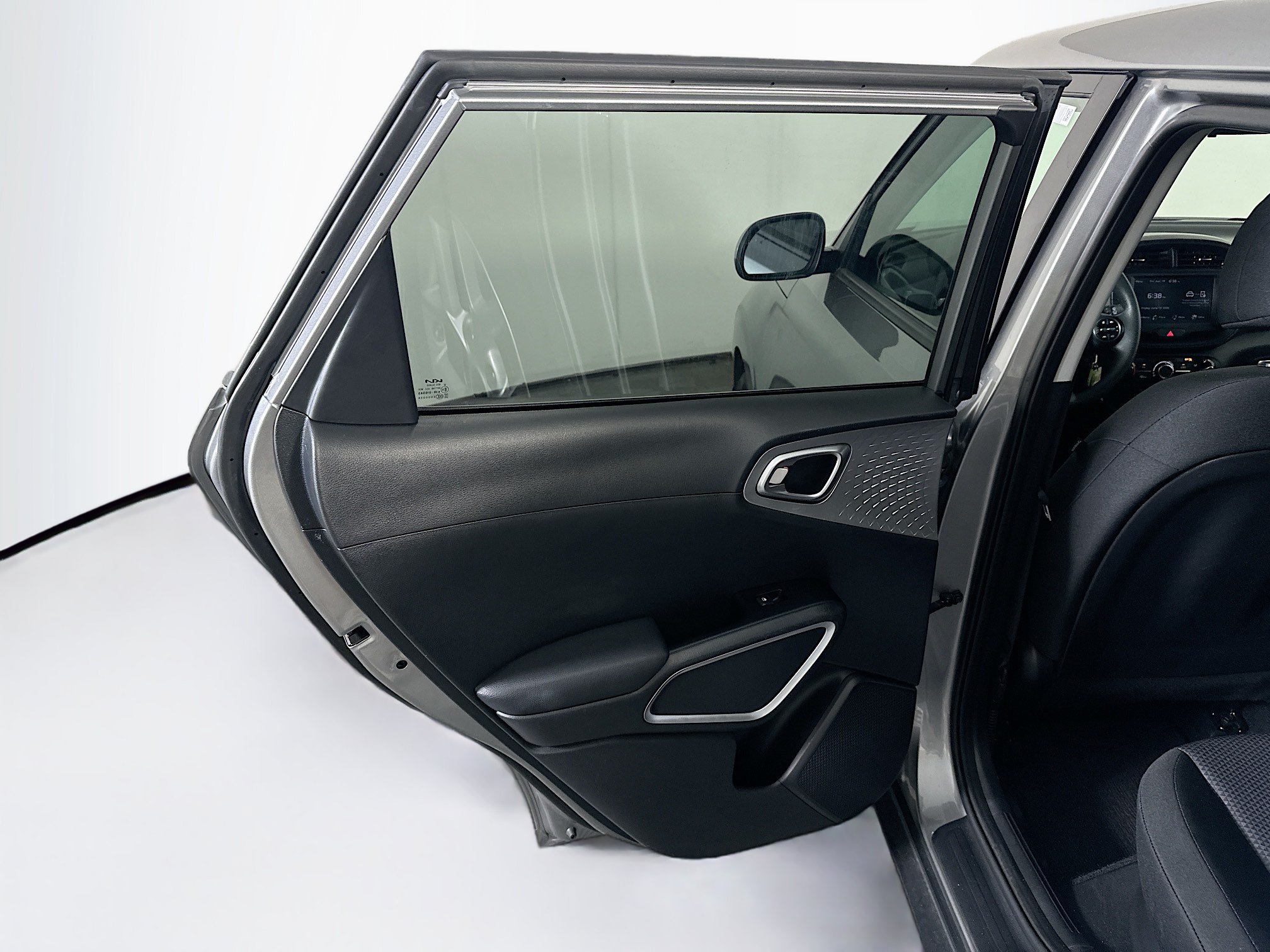 Used 2025 Kia Soul LX w/ LX Technology Package FWD image 26