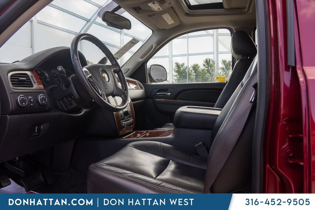 Used 2010 Chevrolet Tahoe LTZ AWD/4WD image 3