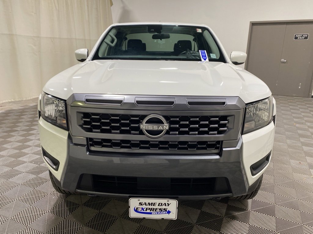 Used 2025 Nissan Frontier SV image 2