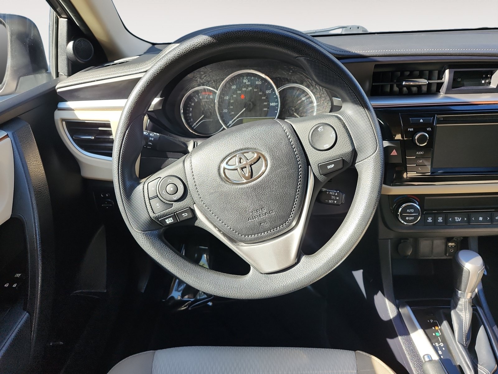 Used 2016 Toyota Corolla LE FWD image 12