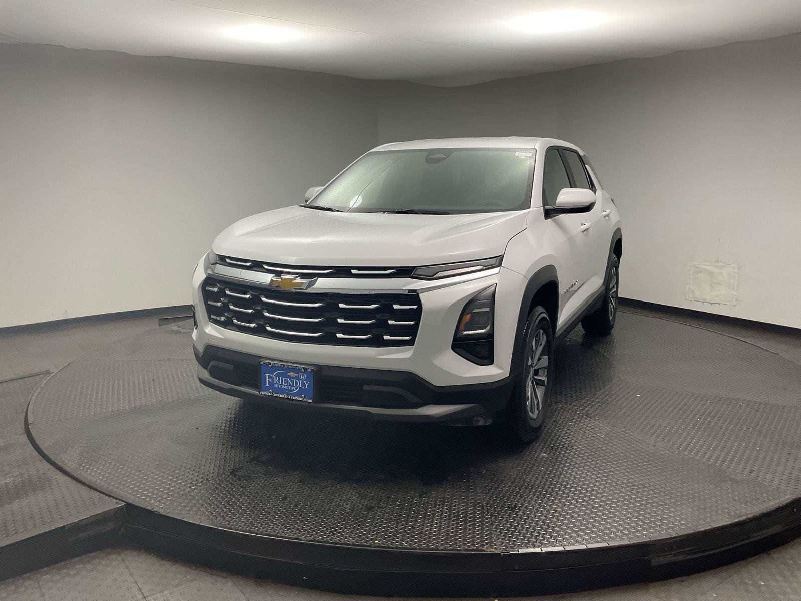 Certified 2026 Chevrolet Equinox LT FWD image 3
