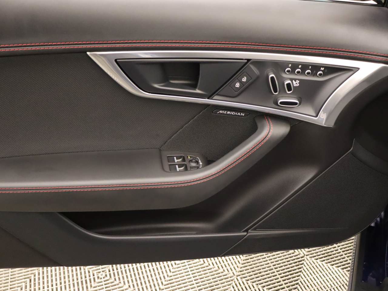 Used 2023 Jaguar F-TYPE R-Dynamic AWD/4WD image 19