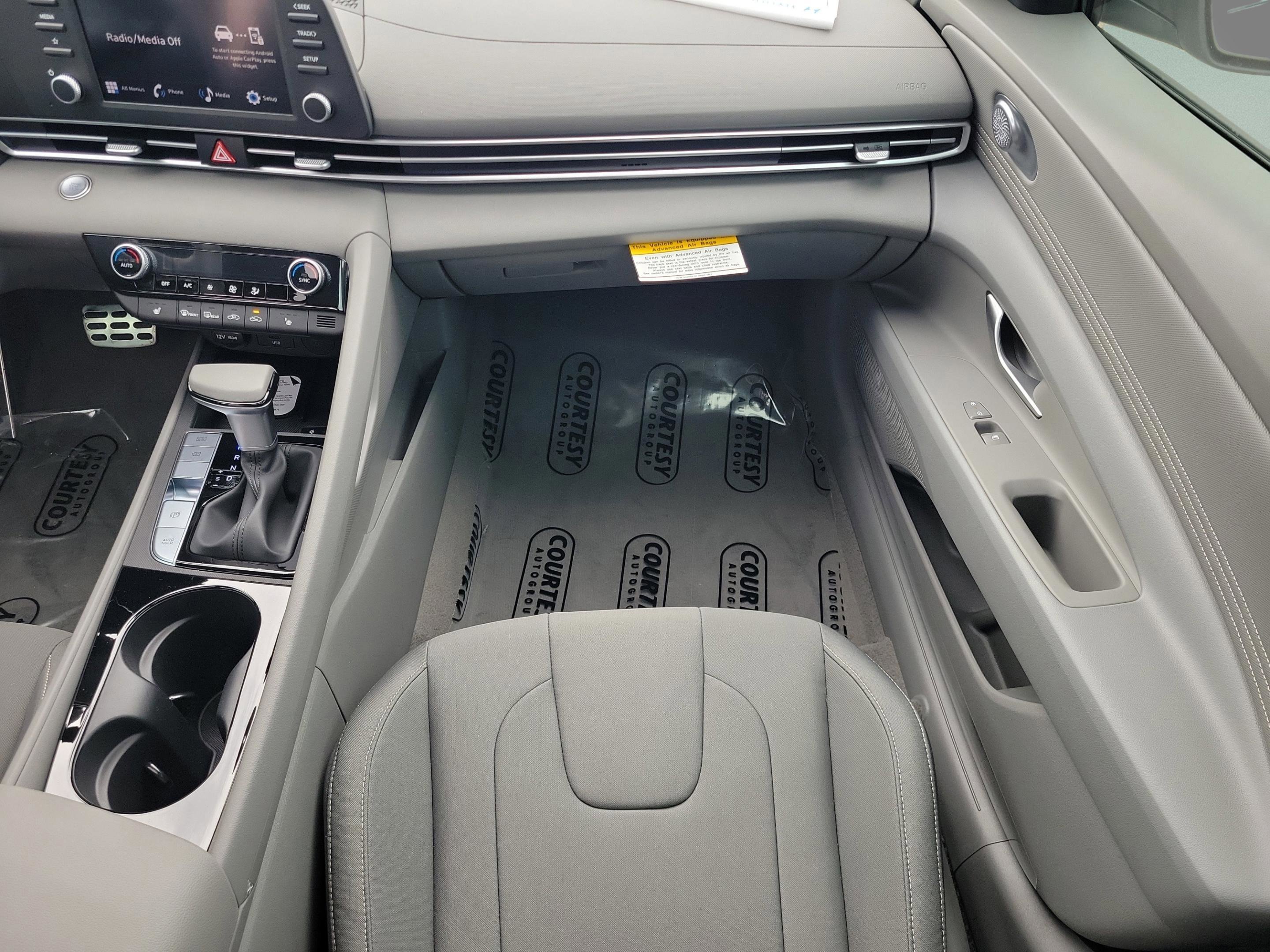 New 2026 Hyundai Elantra SEL Sport image 15