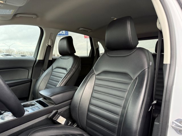 Used 2024 Ford Edge SEL image 12