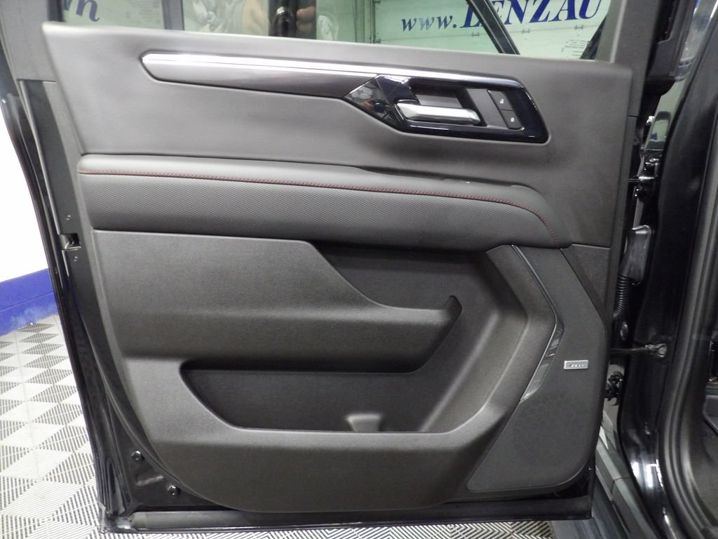 Used 2026 Chevrolet Suburban RST w/ Comfort Package AWD/4WD image 62