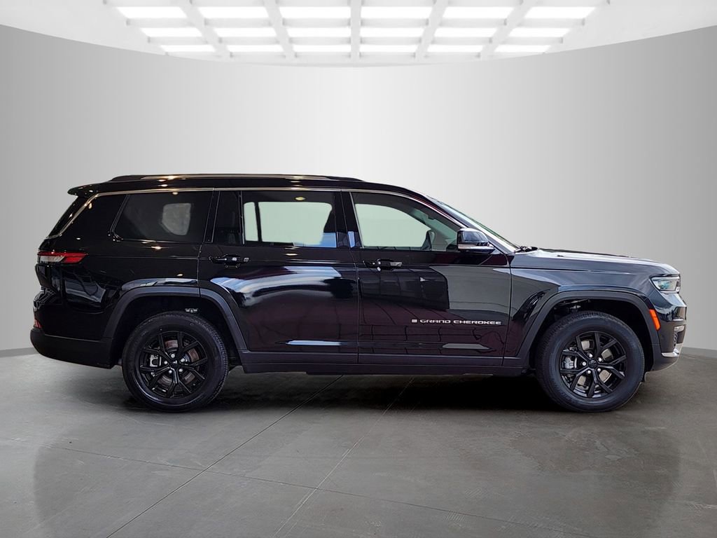 Used 2023 Jeep Grand Cherokee L Limited w/ Luxury Tech Group II RWD image 3