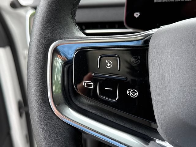 Certified 2025 Volvo EX90 Plus AWD/4WD image 11
