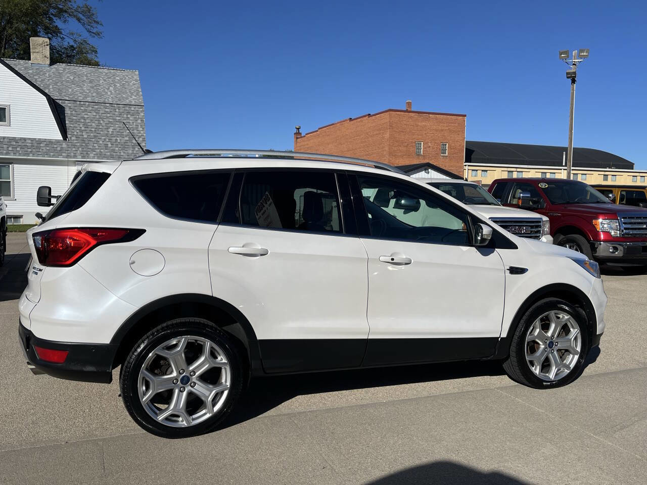 Used 2019 Ford Escape Titanium image 5