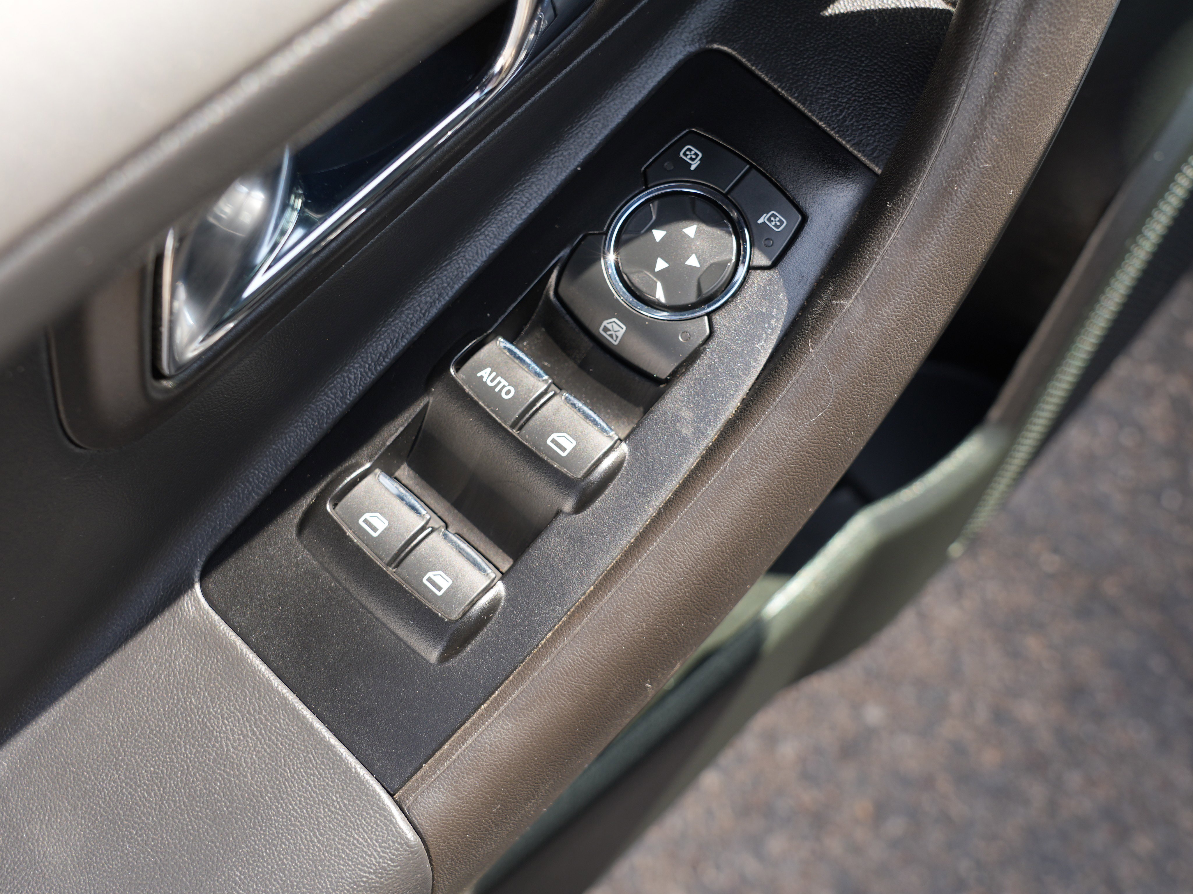 Used 2015 Ford Taurus SEL w/ Equipment Group 201A image 18