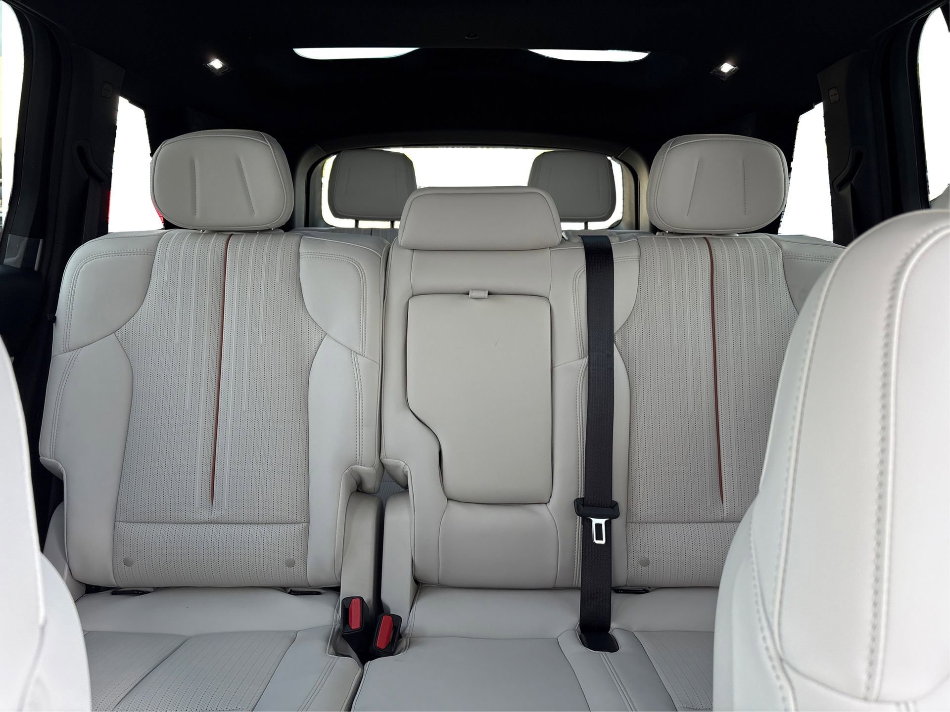 New 2026 Cadillac Vistiq Sport image 17