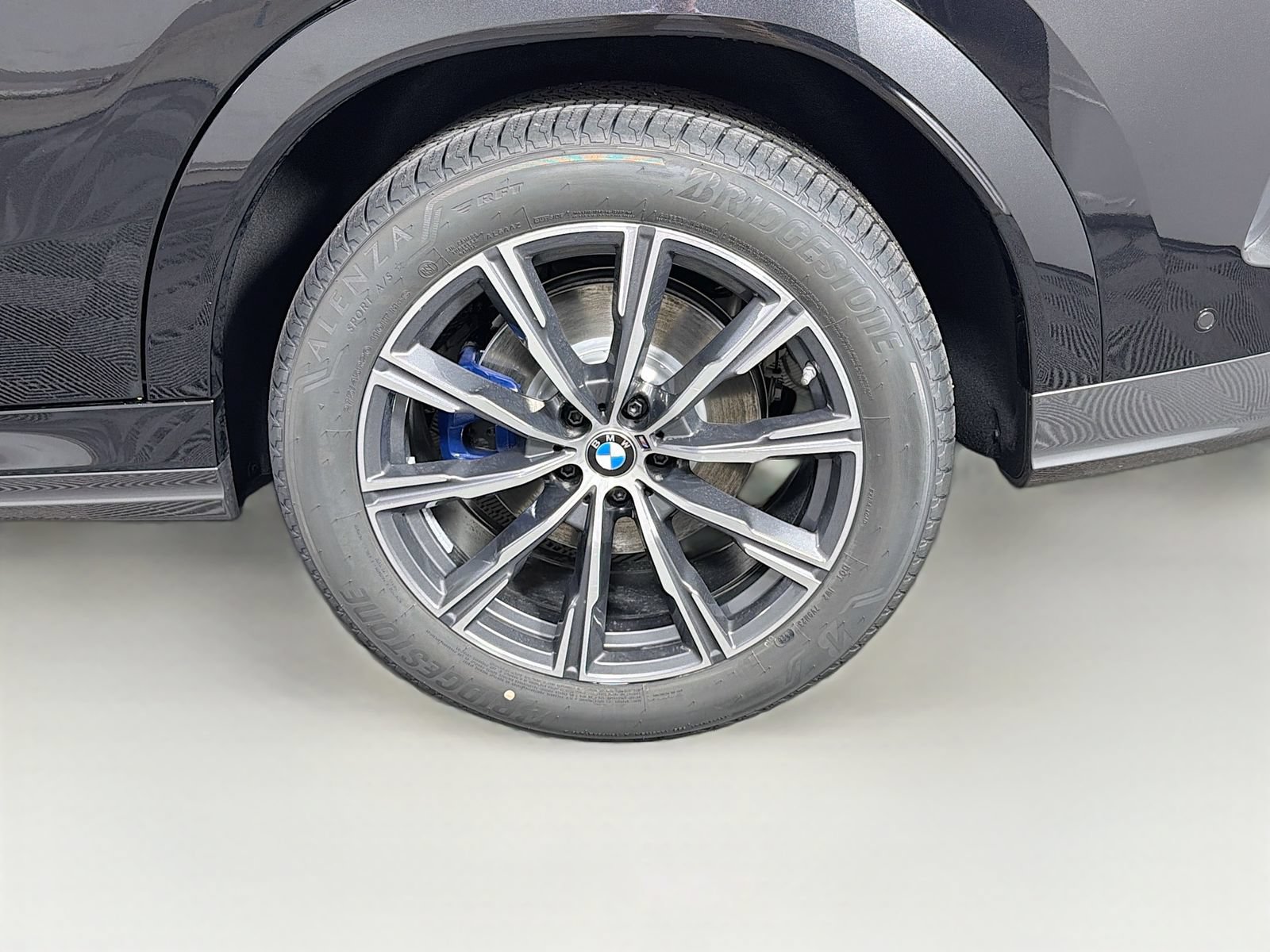 New 2027 BMW X6 xDrive40i w/ Executive Package AWD/4WD image 34