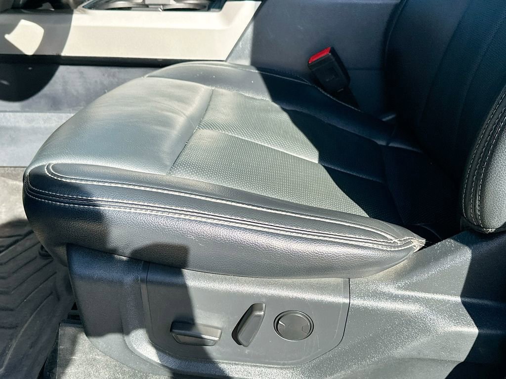 Certified 2022 Ford F250 Lariat w/ Lariat Ultimate Package image 9