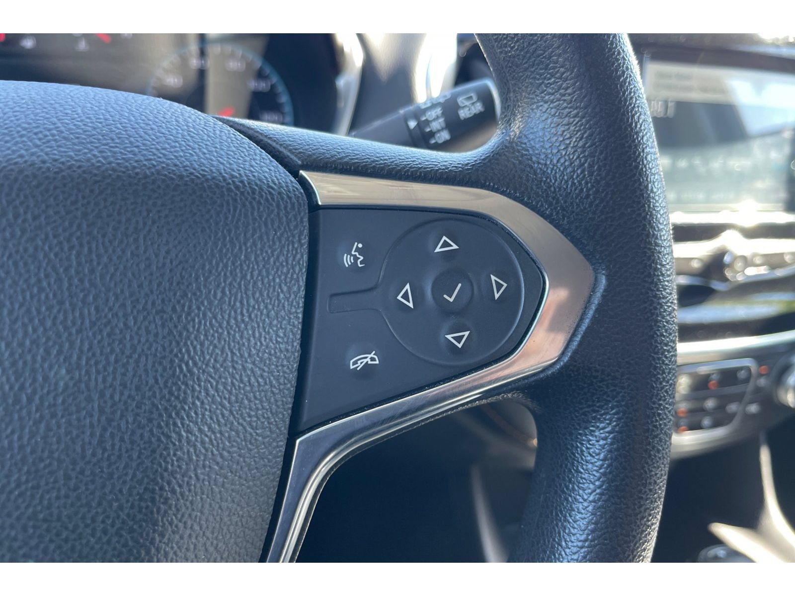 Used 2019 Chevrolet Traverse LS w/ LPO, Blackout Package FWD image 36