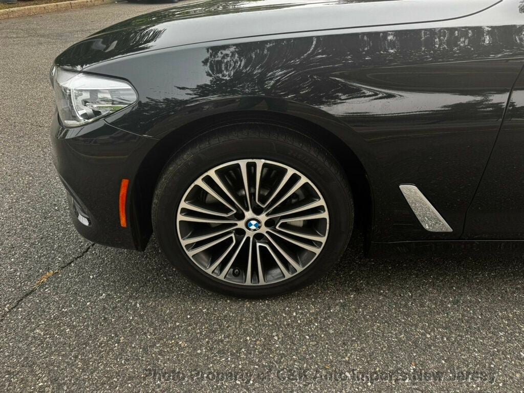 Used 2018 BMW 530i xDrive AWD/4WD image 10